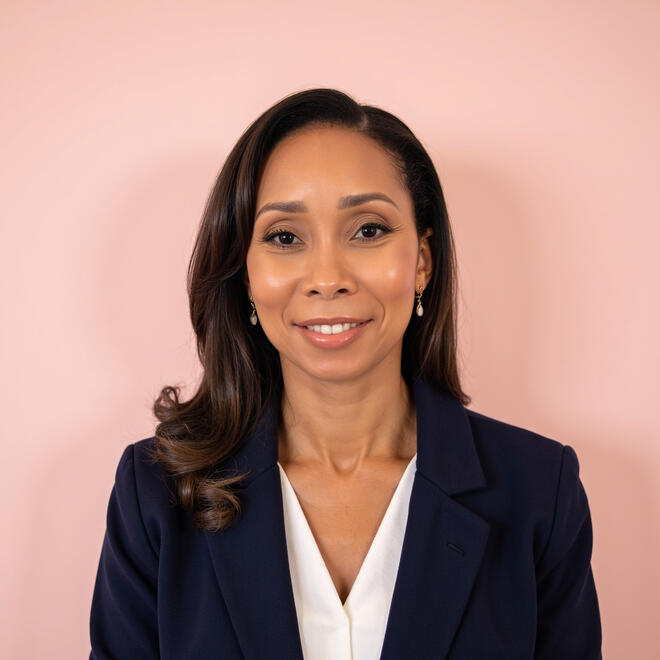 Yasmín E Cherie, Founder